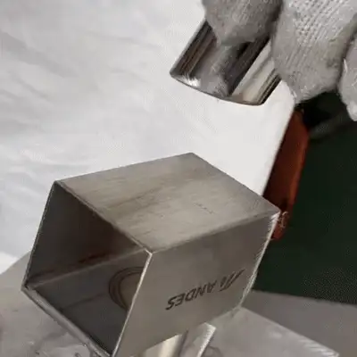 Weldox 8 in 1: Laser, MIG, TIG, elettrodo, punti, taglio e pulizia
